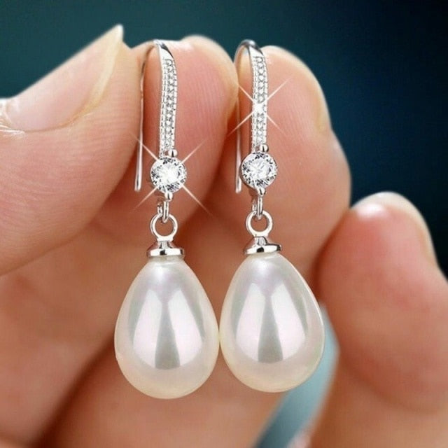 Exquisite Fashion Silver Color Water Imitation Pearls Drop Earrings for Women Shiny Red Green Round Imitation Pearls Earrings